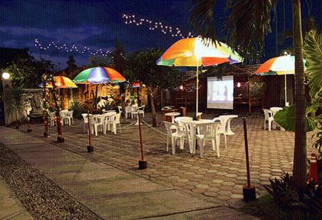 Patria Garden Hotel Blitar Eksteriør bilde